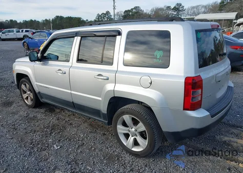 2013 Jeep Patriot Latitude z USA, uszkodzony, nr VIN 1C4NJRFB7DD129108